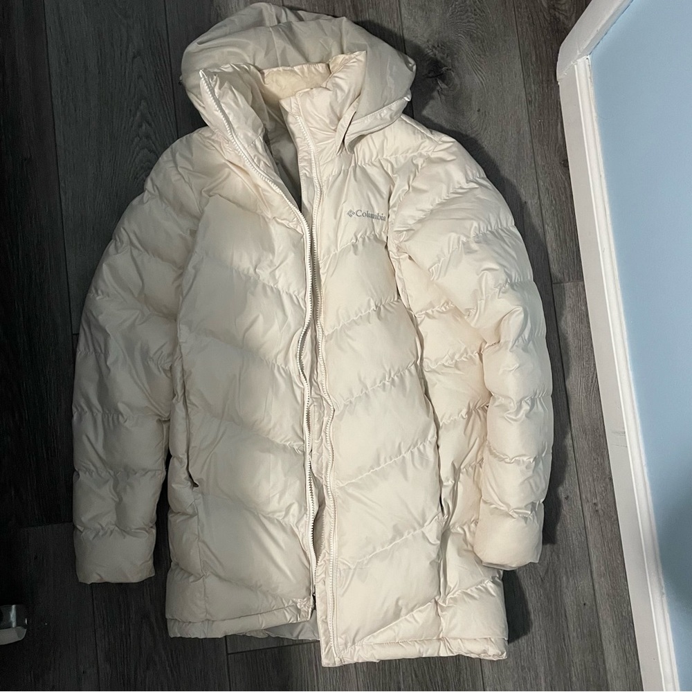 Columbia white puffer winter jacket, small S